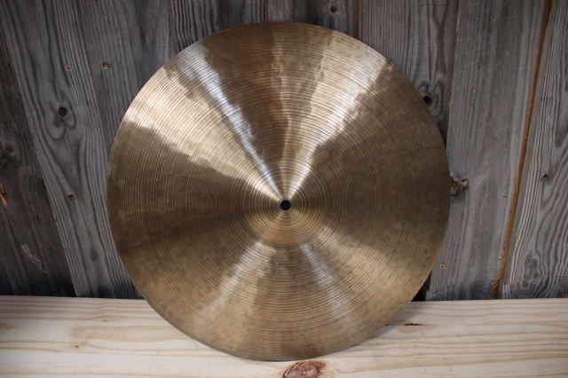 Cymbal and Gong 'Holy Grail' 18'' K 1461g